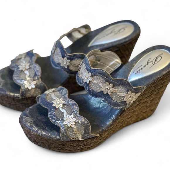 Whimzy Floral Wedges | Size:8 - Picture 2 of 8